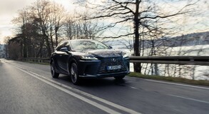 2023 RX 450h+ 