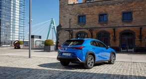  A LEXUS LÁTVÁNYOS CROSSOVER-FORMAVILÁGGAL LÉP BE AZ ELEKTROMOS AUTÓZÁS ÚJ KORSZAKÁBA