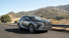 2023 RX 450h+ 