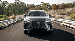 2023 RX 450h+ 