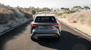 2023 RX 450h+ 