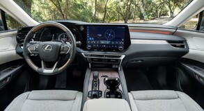 2023 RX 450h+ 