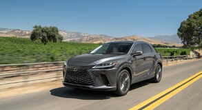 2023 RX 450h+ 