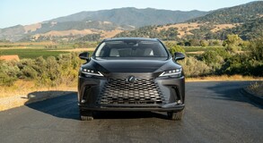 2023 RX 450h+ 
