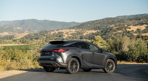 2023 RX 450h+ 