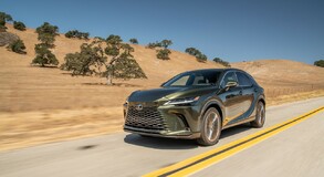 2023 RX 450h+ 