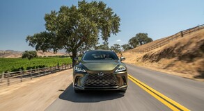2023 RX 450h+ 
