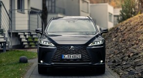 2023 RX 450h+ 