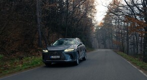 2023 RX 450h+ 