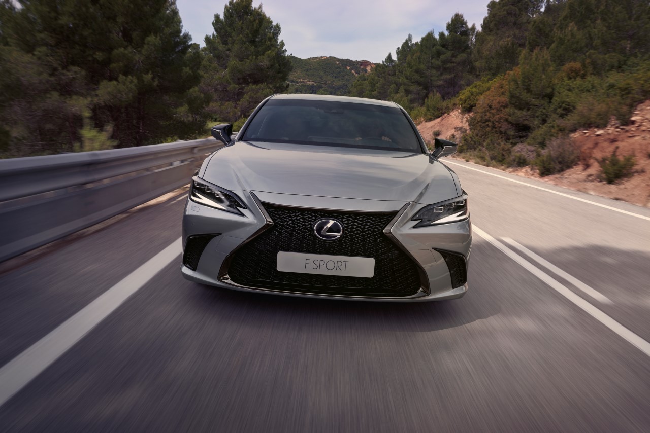 LEXUS ES NAJPOPULARNIEJSZĄ LIMUZYNĄ MARKI NA ŚWIECIE. PONAD TRZY MILIONY SPRZEDANYCH EGZEMPLARZY