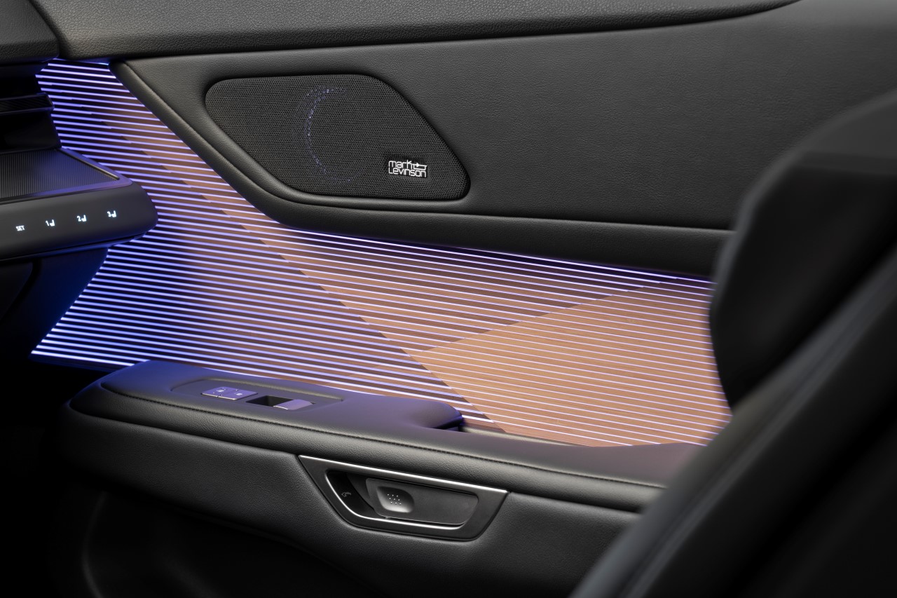 SENSORY CONCIERGE W NOWYM LEXUSIE ES. WYJĄTKOWE PARTNERSTWO Z GIVAUDAN