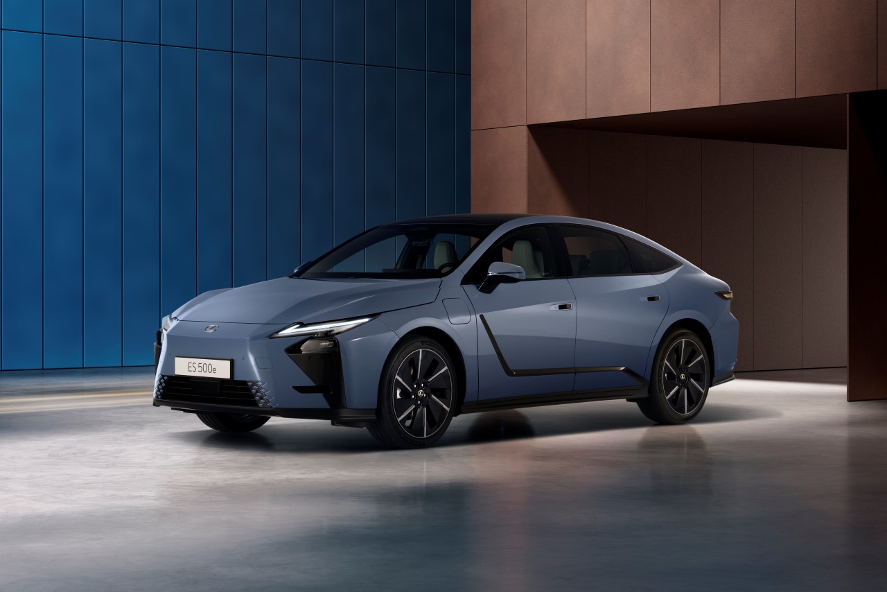 Evropská premiéra: nový Lexus ES posouvá styl, luxus a kultivovanost sedanu na vyšší úroveň 