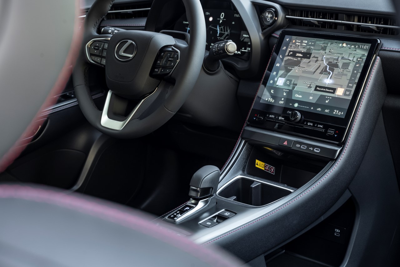 LEXUS ZAPRASZA NA WIELOZMYSŁOWE DOŚWIADCZANIE LUKSUSU