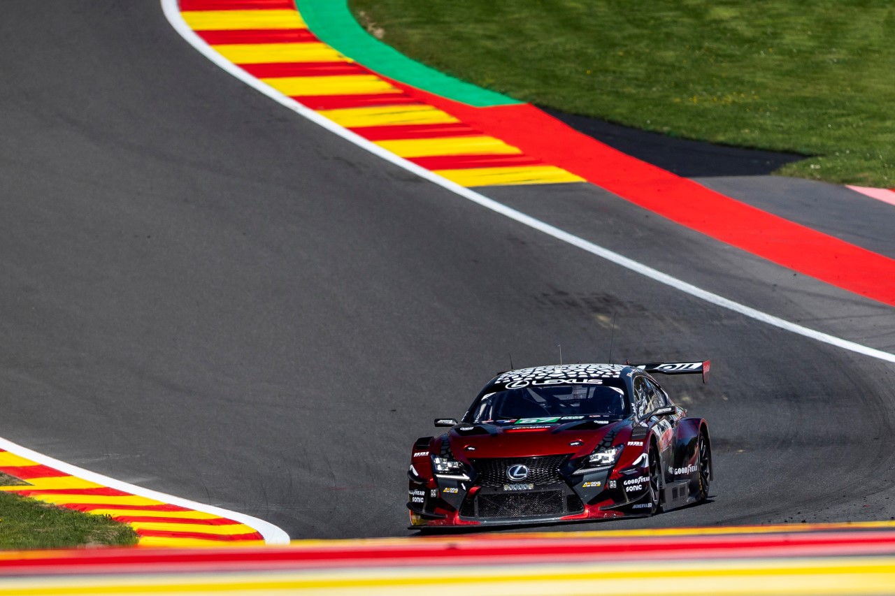 LEXUS W CZOŁÓWCE MISTRZOSTW ŚWIATA. HISTORYCZNE PODIUM I POLE POSITION