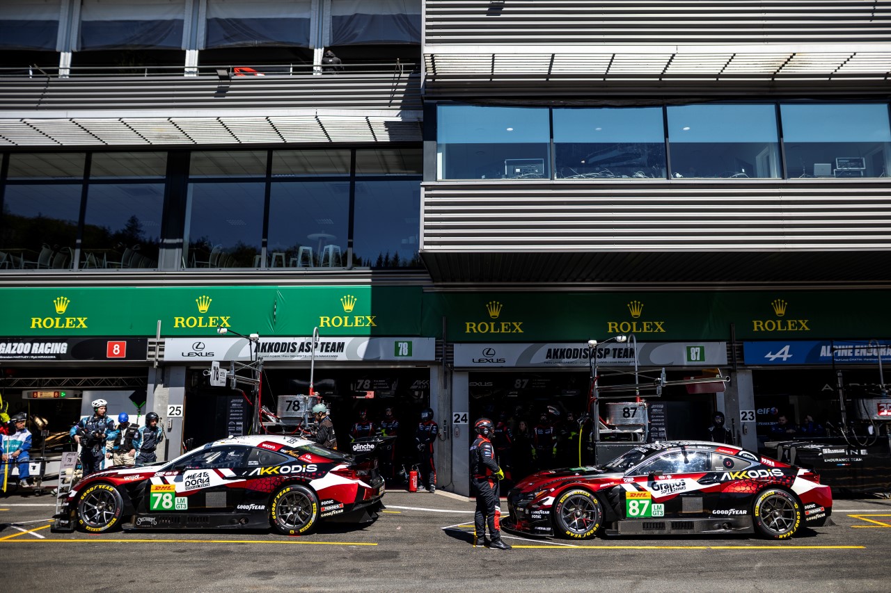 LEXUS W CZOŁÓWCE MISTRZOSTW ŚWIATA. HISTORYCZNE PODIUM I POLE POSITION