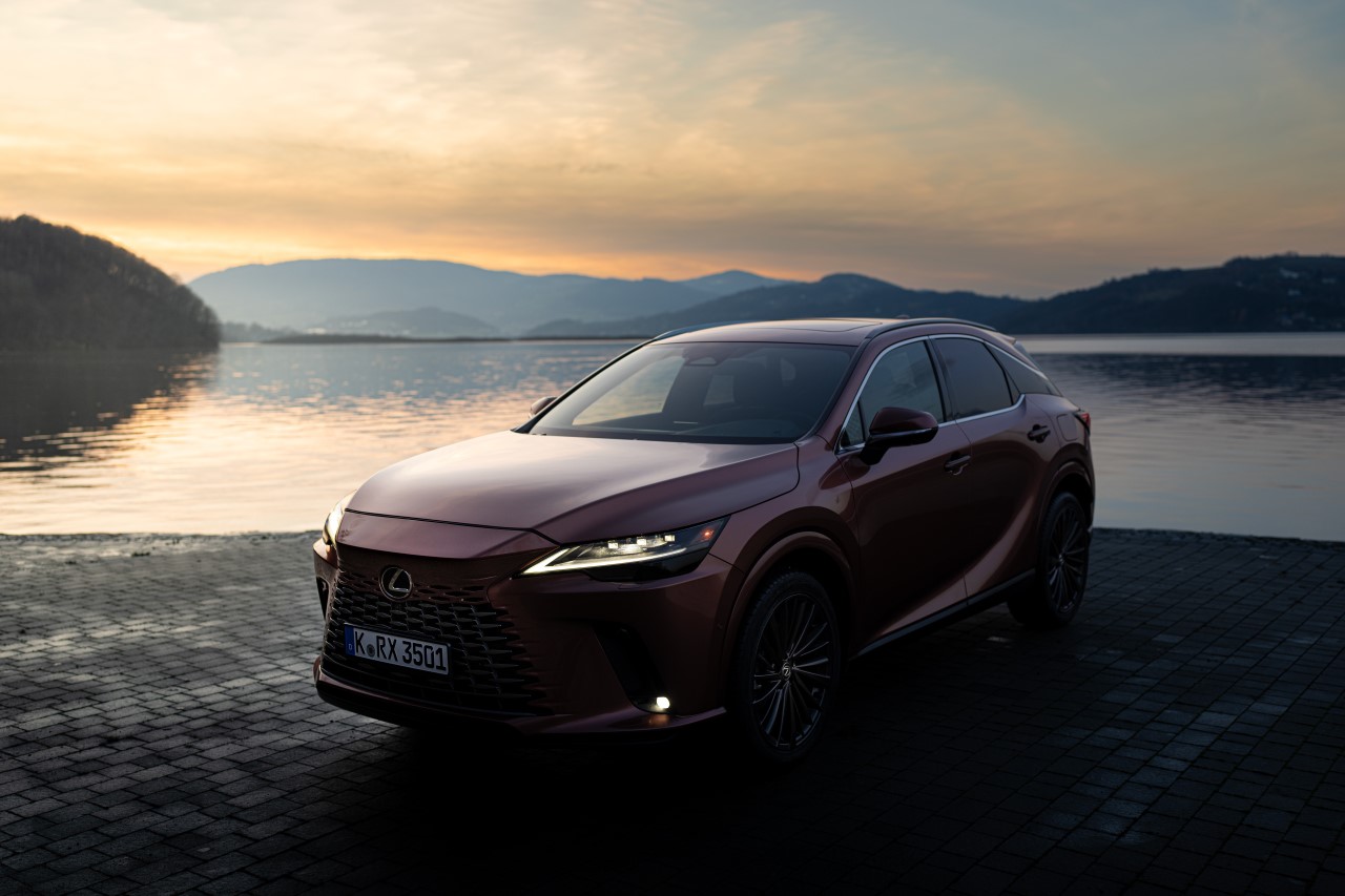 UDANY PIERWSZY KWARTAŁ 2023 ROKU DLA MARKI LEXUS. OGROMNY WZROST REJESTRACJI I DWA MODELE W TOP10 KLASY PREMIUM