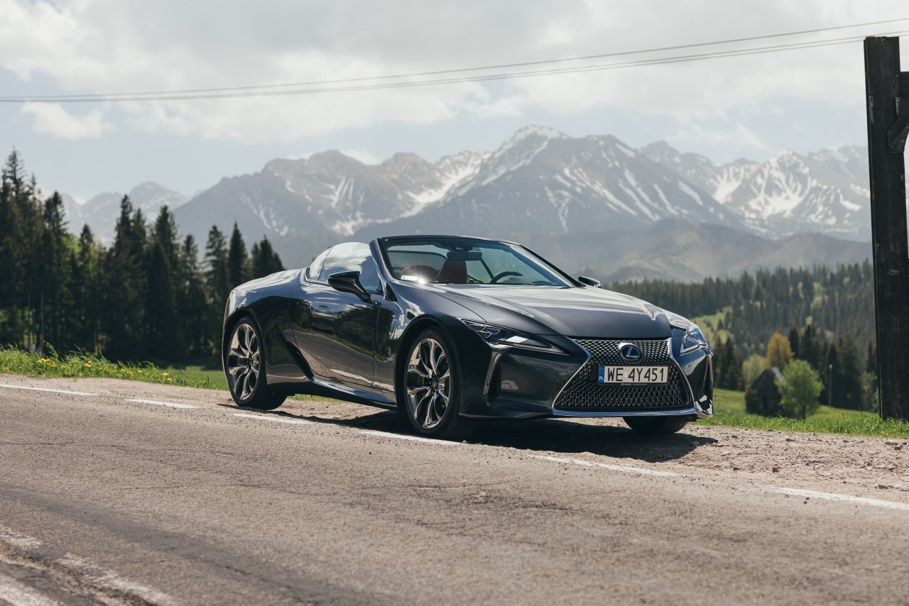 WYJĄTKOWY SKŁADANY DACH W LEXUSIE LC 500 CONVERTIBLE