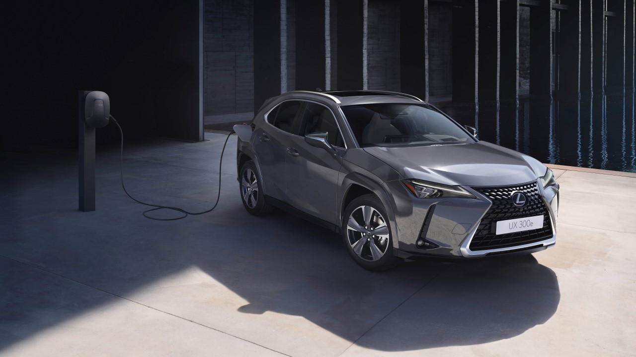 LEXUS UX 300e Z WIĘKSZĄ BATERIĄ I NOWYM SYSTEMEM MULTIMEDIALNYM JUŻ OD 262 900 ZŁ