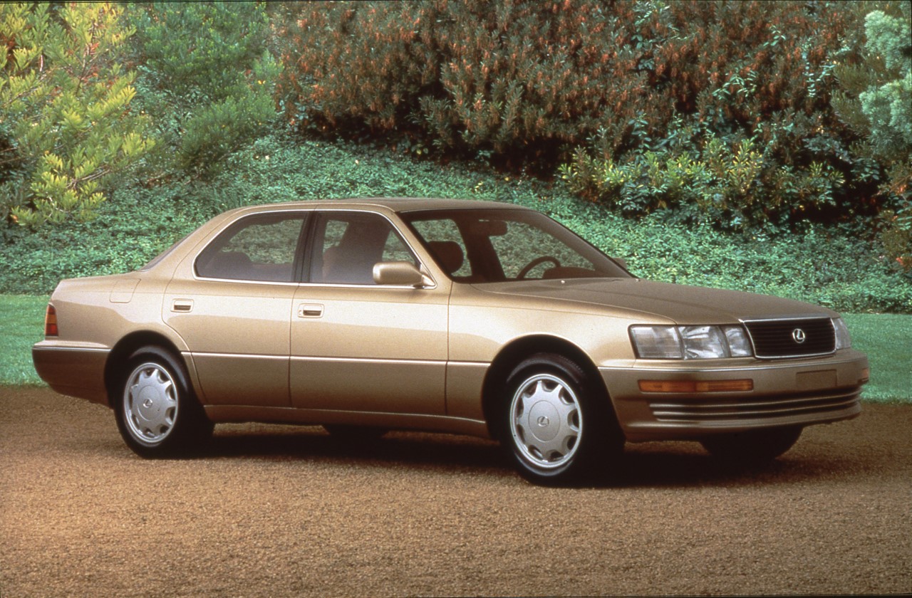 LEXUS LS 400 – OD NIEGO ZACZĘŁA SIĘ HISTORIA MARKI