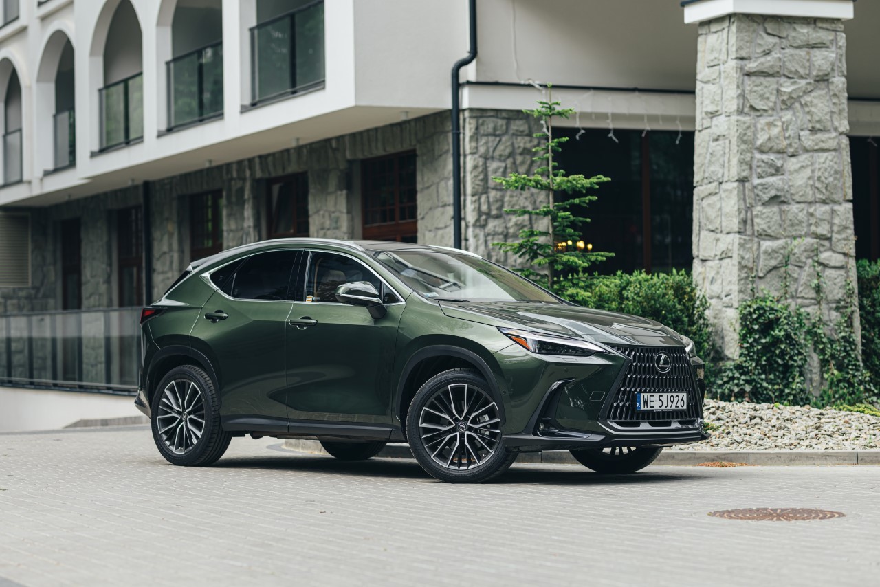  Lexus NX z tytułem Premium Car of the Year w Wielkiej Brytanii