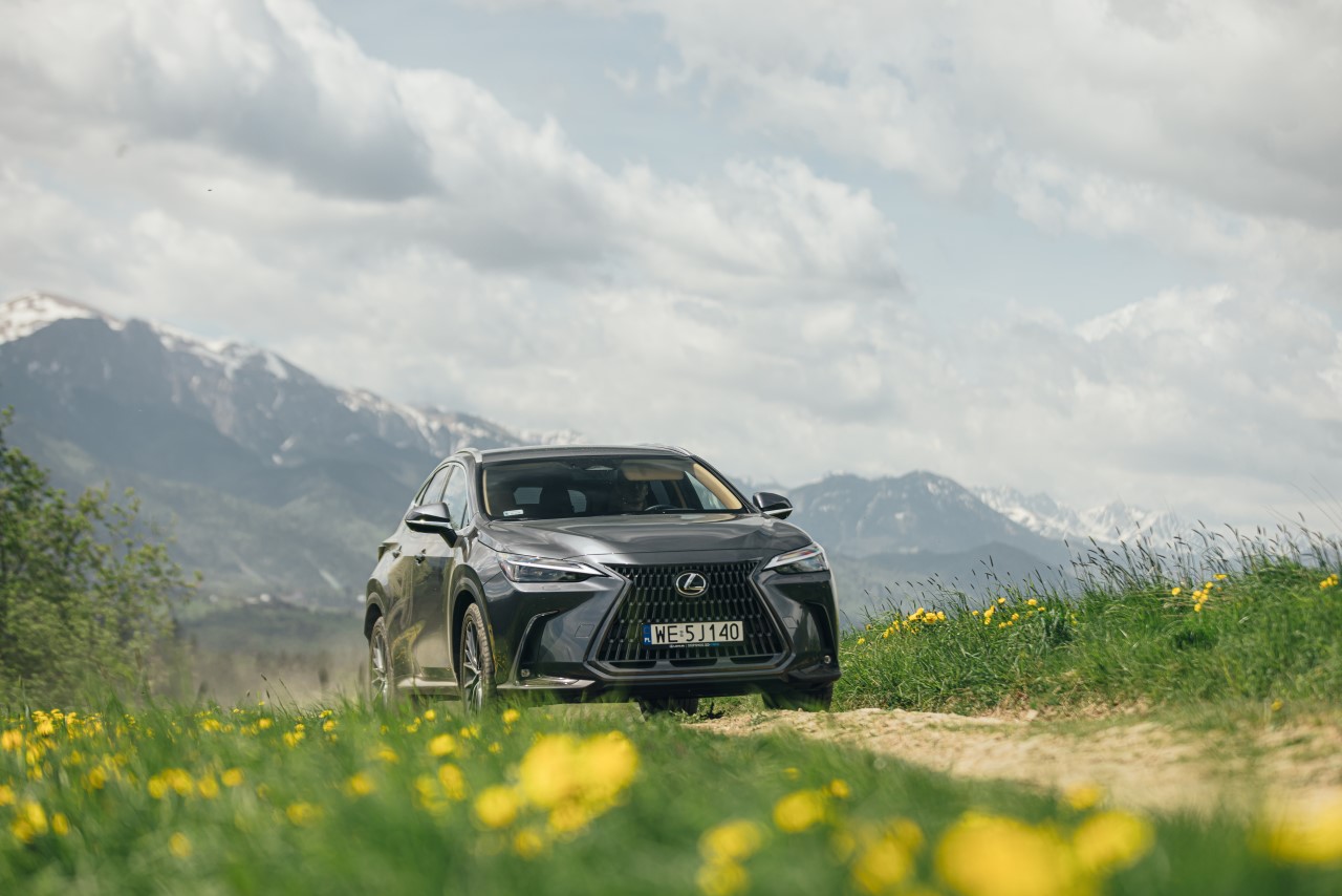  Lexus NX z tytułem Premium Car of the Year w Wielkiej Brytanii