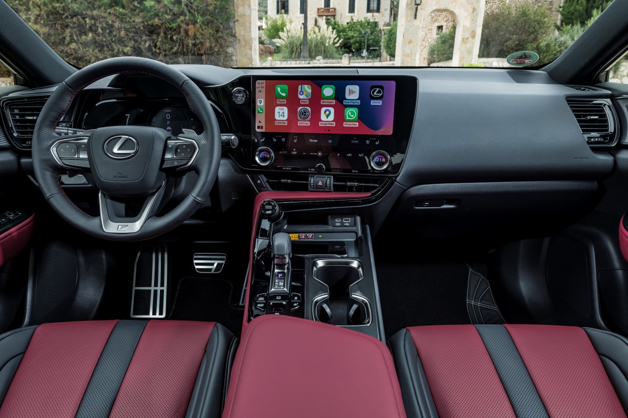 LEXUS NX 450H+ NAJLEPSZYM DUŻYM SUV-EM Z NAPĘDEM PLUG-IN HYBRID