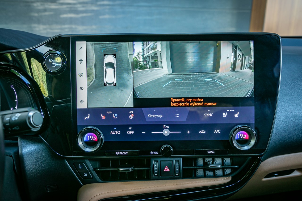 NAJWYŻSZY POZIOM BEZPIECZEŃSTWA LEXUSA NX POTWIERDZONY PRZEZ IIHS