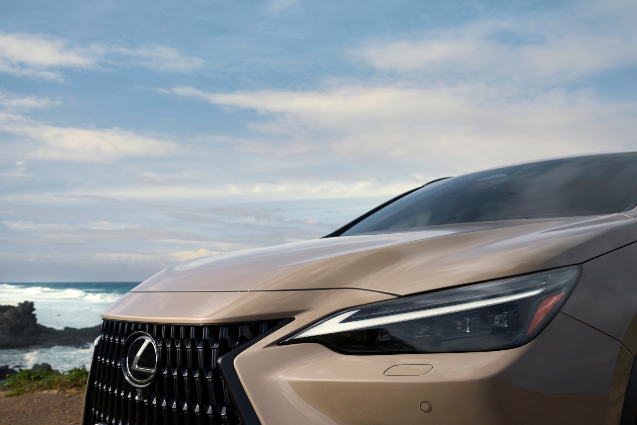 NOWY LEXUS NX OVERTRAIL O ZWIĘKSZONYCH ZDOLNOŚCIACH TERENOWYCH