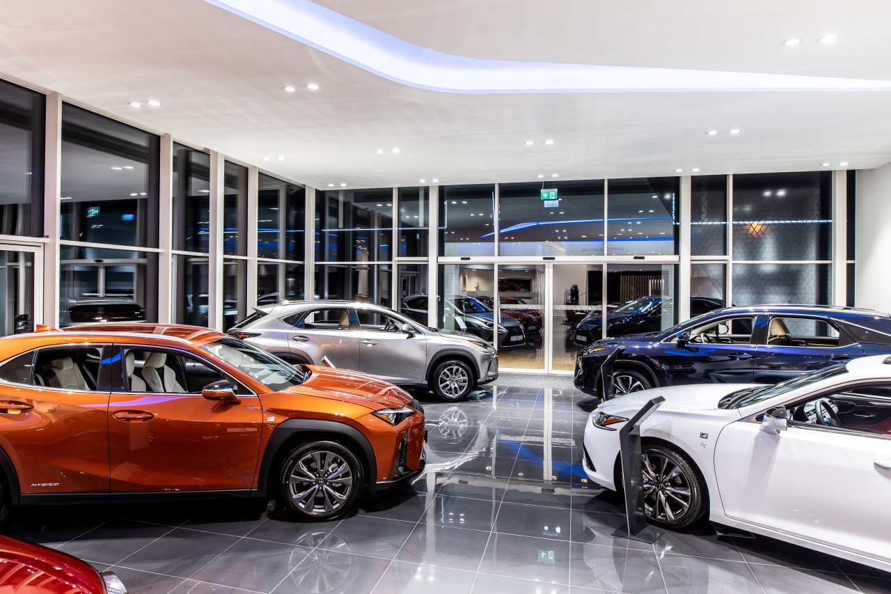 LEXUS ROZŠIRUJE SVOJU PREDAJNÚ SIEŤ OTVORENÍM NOVÉHO SHOWROOMU V ŽILINE