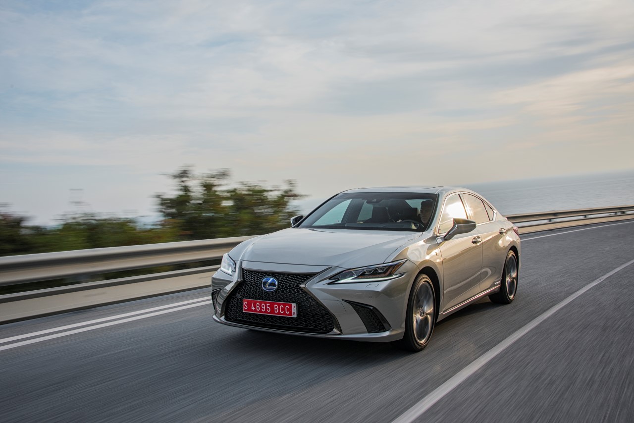 LEXUS ES LIDEREM SEGMENTU W ADAC ECOTEST 2019