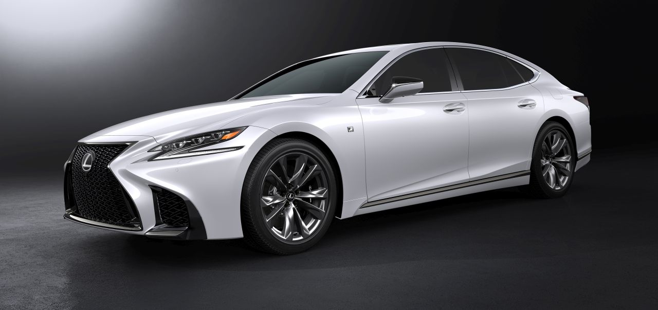 LEXUS LS 500 F SPORT DEBIUTUJE W NOWYM JORKU