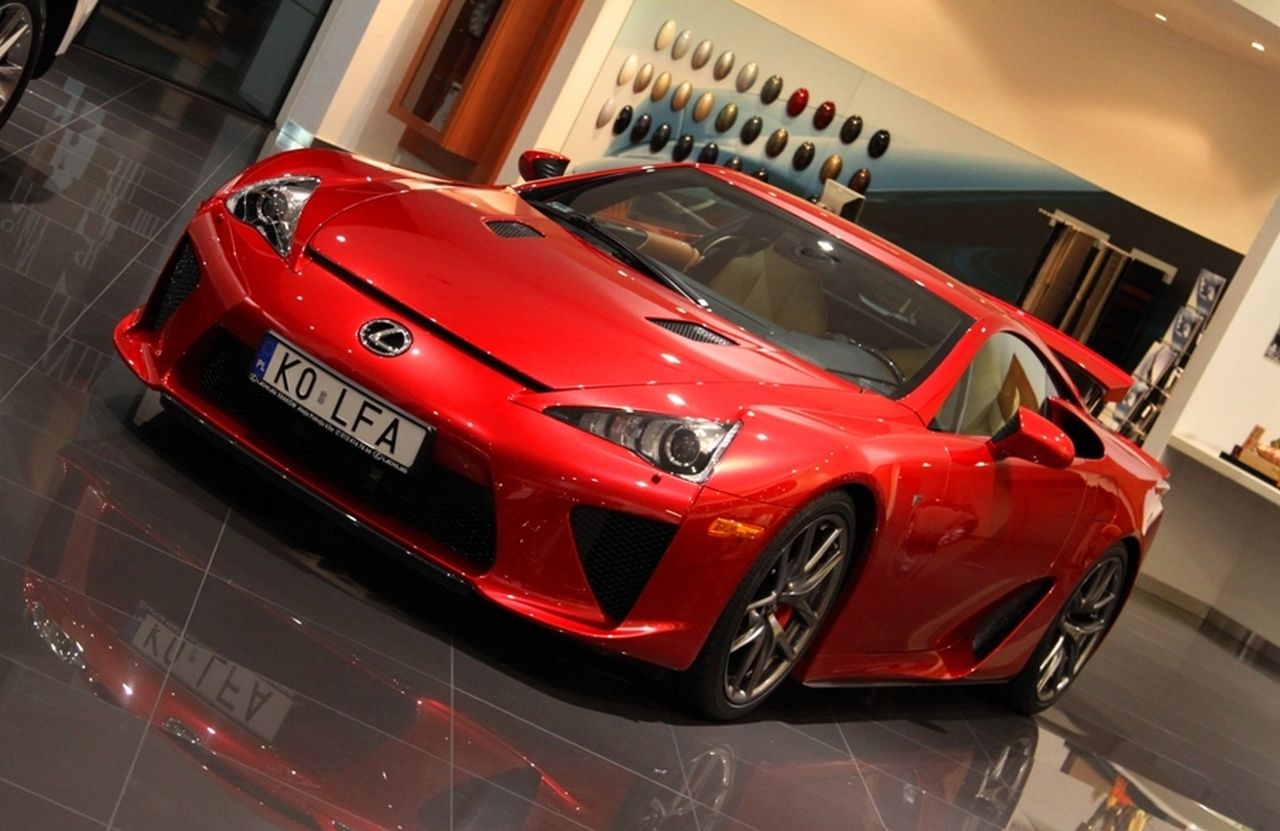 Supersamochód Lexus LFA 