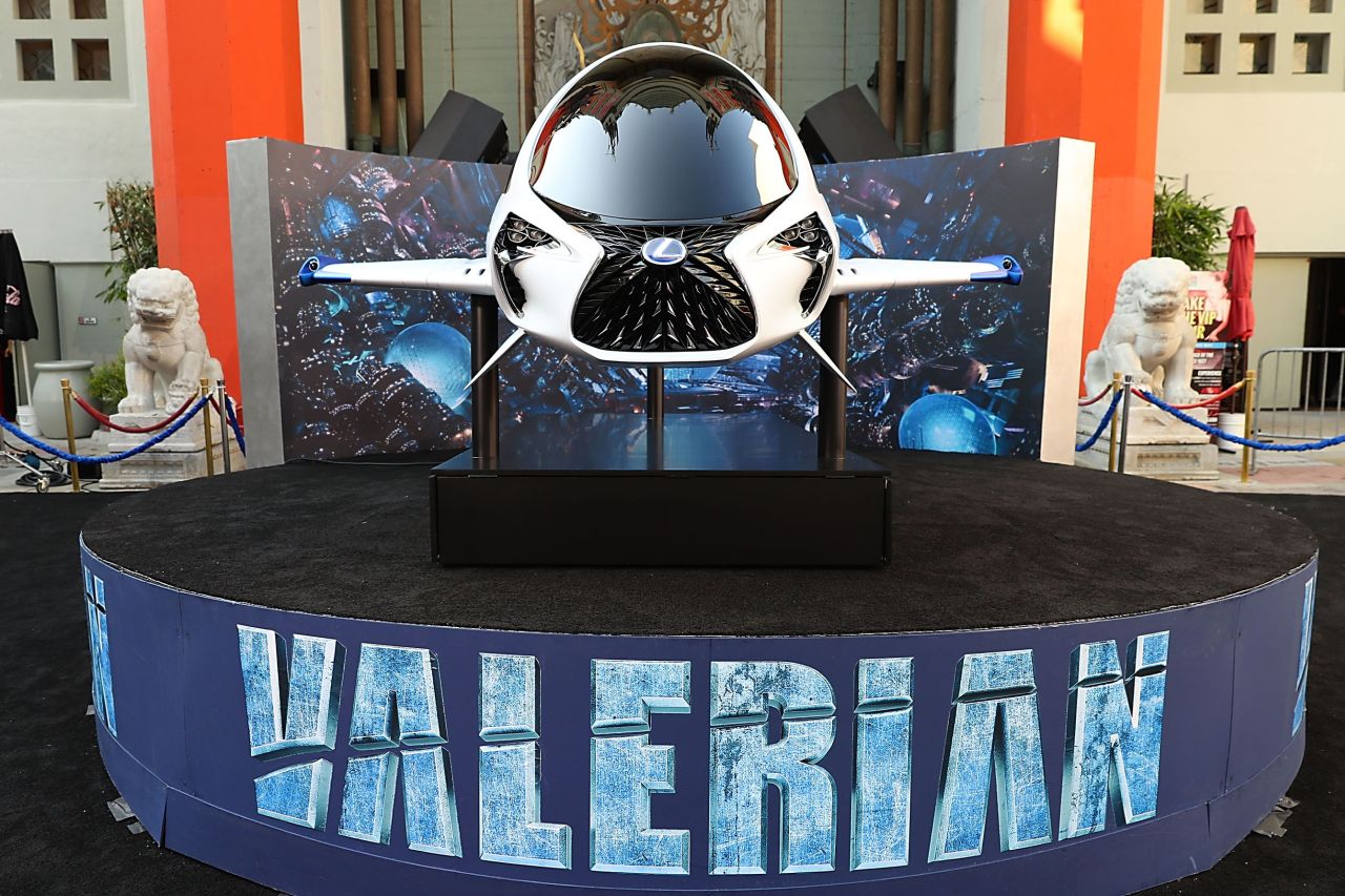 Lexus i Skyjet wśród gwiazd na premierze filmu „Valerian i miasto tysiąca planet” Luca Bessona