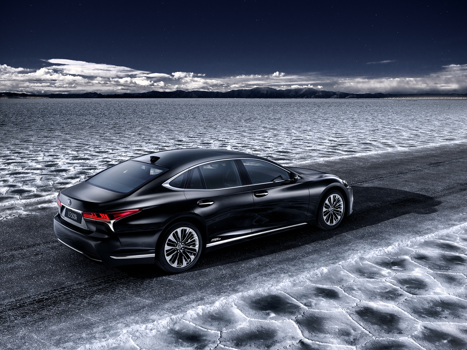LEXUS NA ŽENEVSKOM AUTOSALÓNE 2017 ODHALÍ VO SVETOVEJ PREMIÉRE MODEL LS 500h