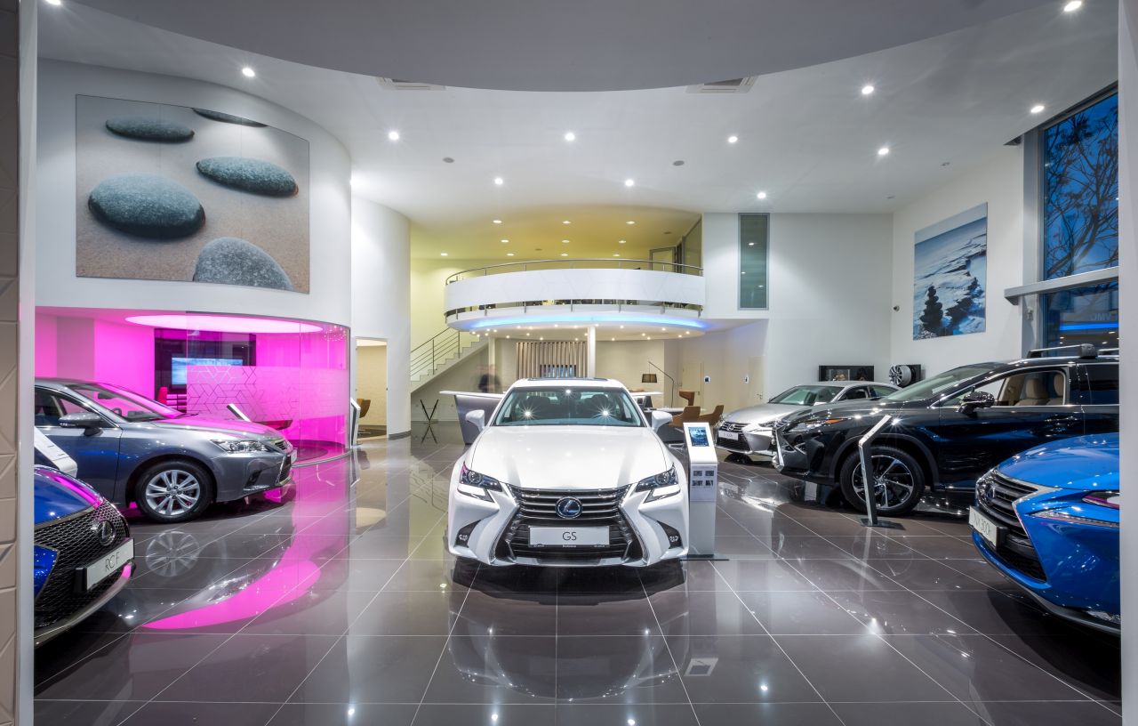 NAJMODERNEJŠIE PREDAJNÉ MIESTO V EURÓPE MÁ LEXUS V BRATISLAVE