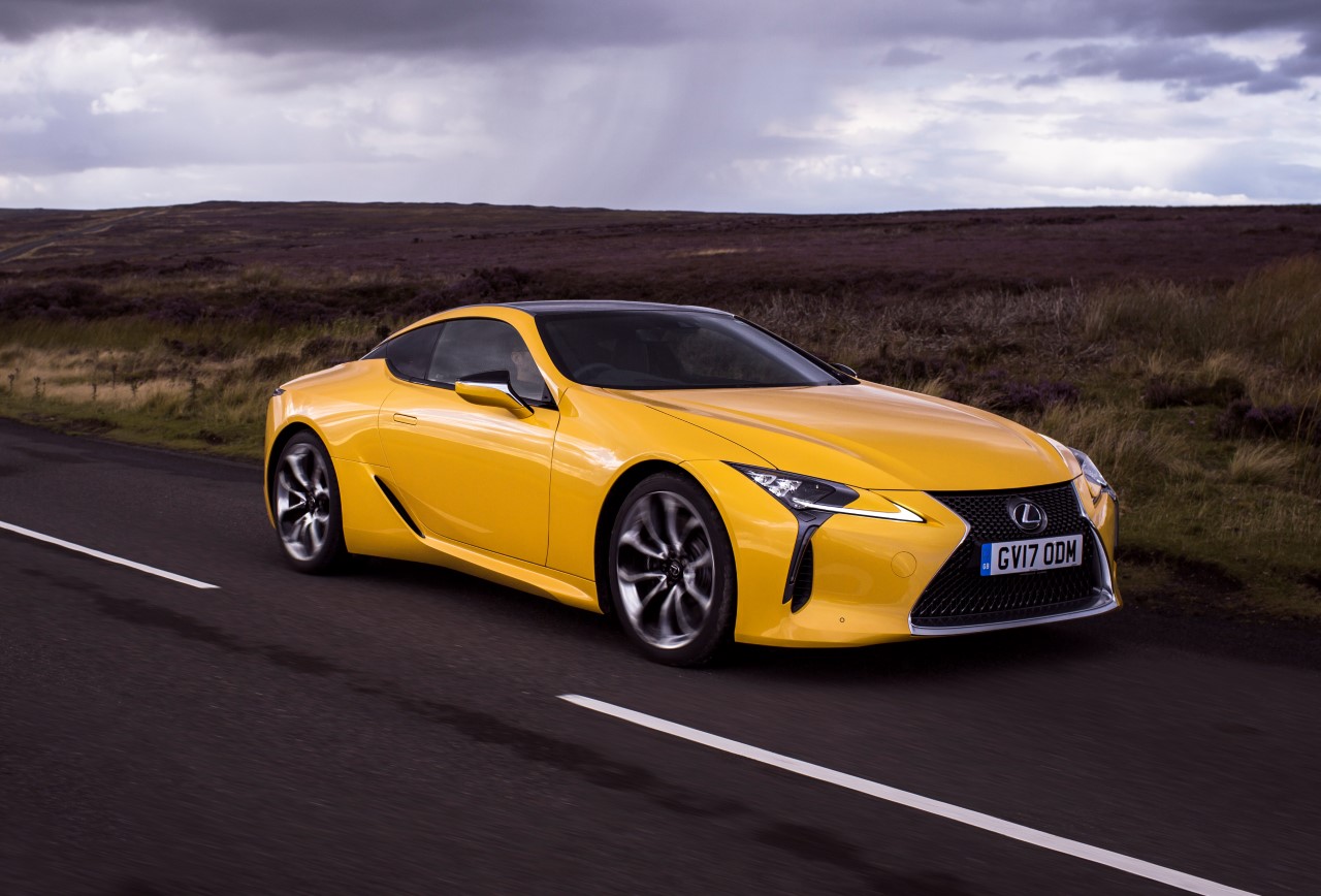 LEXUS LC WYBRANY COUPE ROKU W PLEBISCYCIE MAGAZYNU AUTO EXPRESS