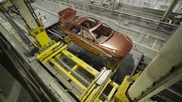 Nowy Lexus ES Montaż