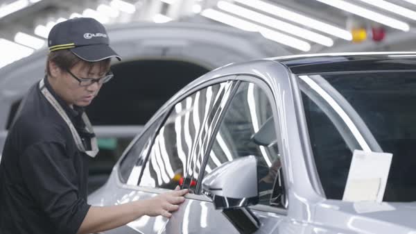 Nowy Lexus ES Kontrola jakości