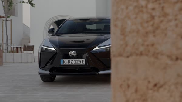 2025 RZ 550e F SPORT Sonic Platinum bi-tone Footage