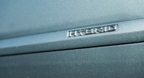 Lexus RX 400h vs. Lexus UX 250h: ennyit fejlődött a Lexus öntöltő hibrid elektromos hajtása 15 év alatt