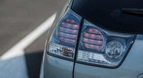 Lexus RX 400h vs. Lexus UX 250h: ennyit fejlődött a Lexus öntöltő hibrid elektromos hajtása 15 év alatt