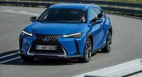 Lexus RX 400h vs. Lexus UX 250h: ennyit fejlődött a Lexus öntöltő hibrid elektromos hajtása 15 év alatt