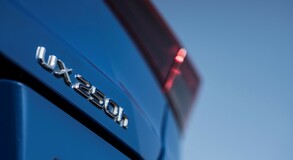 Lexus RX 400h vs. Lexus UX 250h: ennyit fejlődött a Lexus öntöltő hibrid elektromos hajtása 15 év alatt