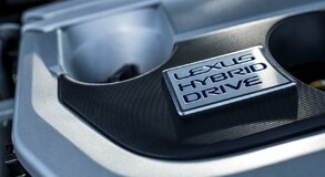 Lexus RX 400h vs. Lexus UX 250h: ennyit fejlődött a Lexus öntöltő hibrid elektromos hajtása 15 év alatt