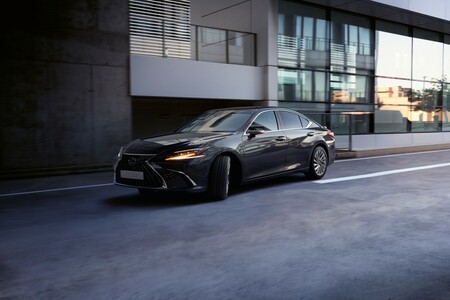 LEXUS ES NAJPOPULARNIEJSZĄ LIMUZYNĄ MARKI NA ŚWIECIE. PONAD TRZY MILIONY SPRZEDANYCH EGZEMPLARZY