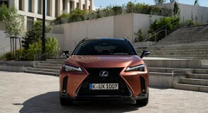 Lexus UX 2024