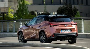 Lexus UX 2024