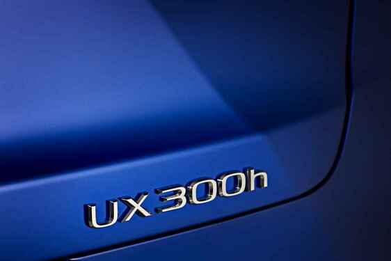 Lexus UX 2024