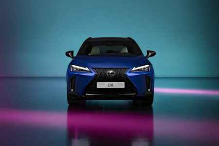 DEBIUTUJĄCY W POLSCE LEXUS UX 300h W OFERCIE SPECJALNEJ Z RABATEM DO 34 TYS. ZŁ