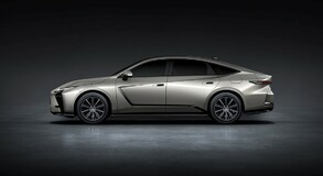 Lexus ES 2025
